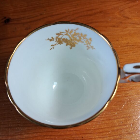 Vintage Hammersley & Co white teacup and saucer with gold flowers - Picture 4 of 8